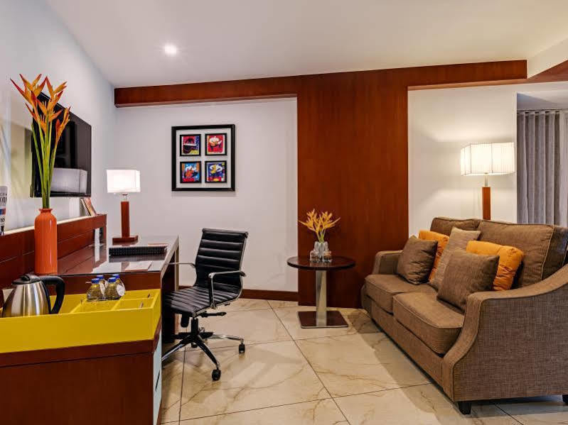 Hotel Zone By The Park, Orr, Chennai Extérieur photo
