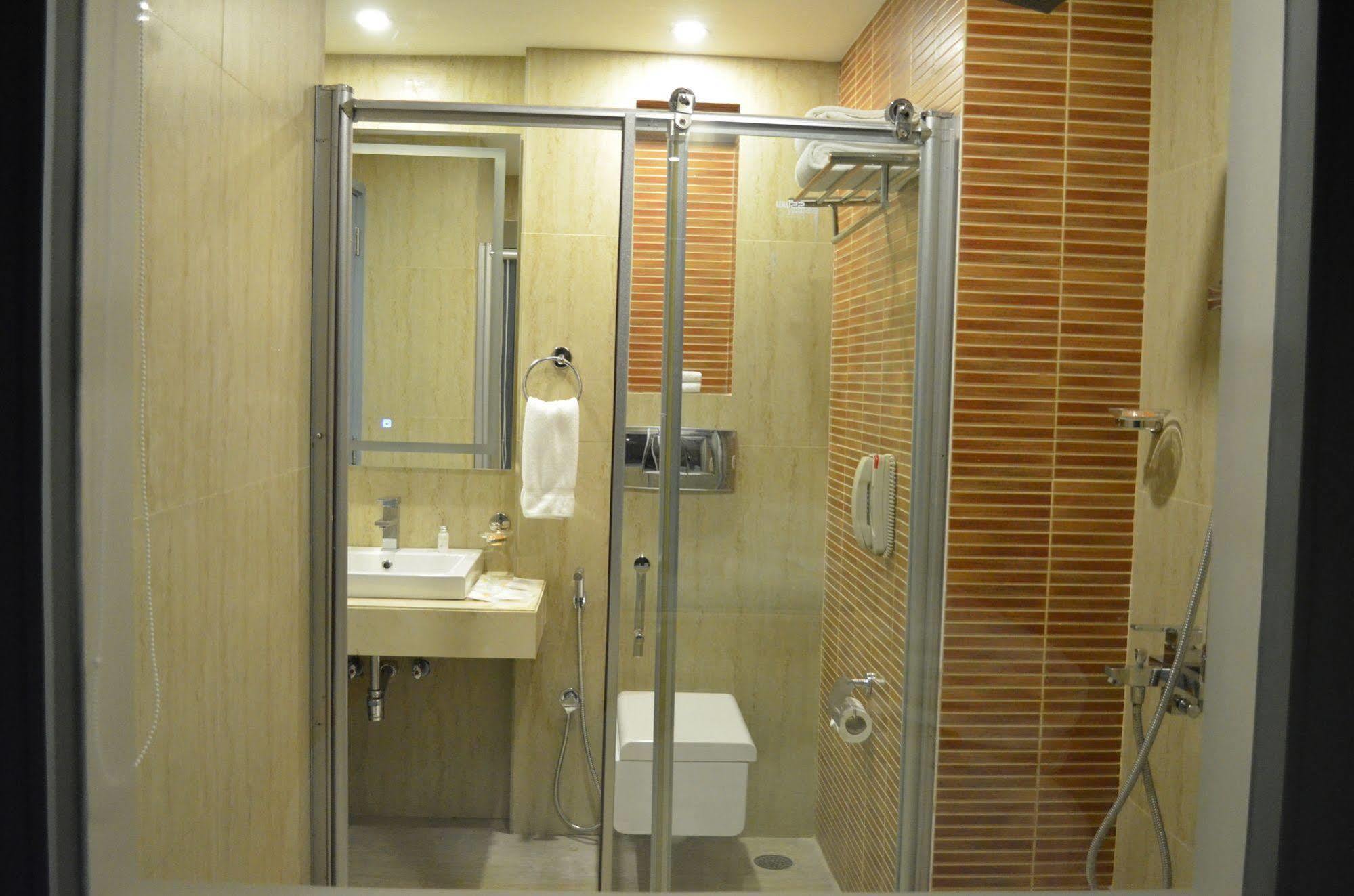 Hotel Zone By The Park, Orr, Chennai Extérieur photo