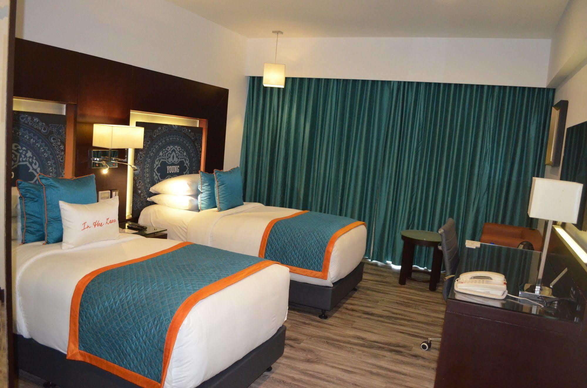 Hotel Zone By The Park, Orr, Chennai Extérieur photo