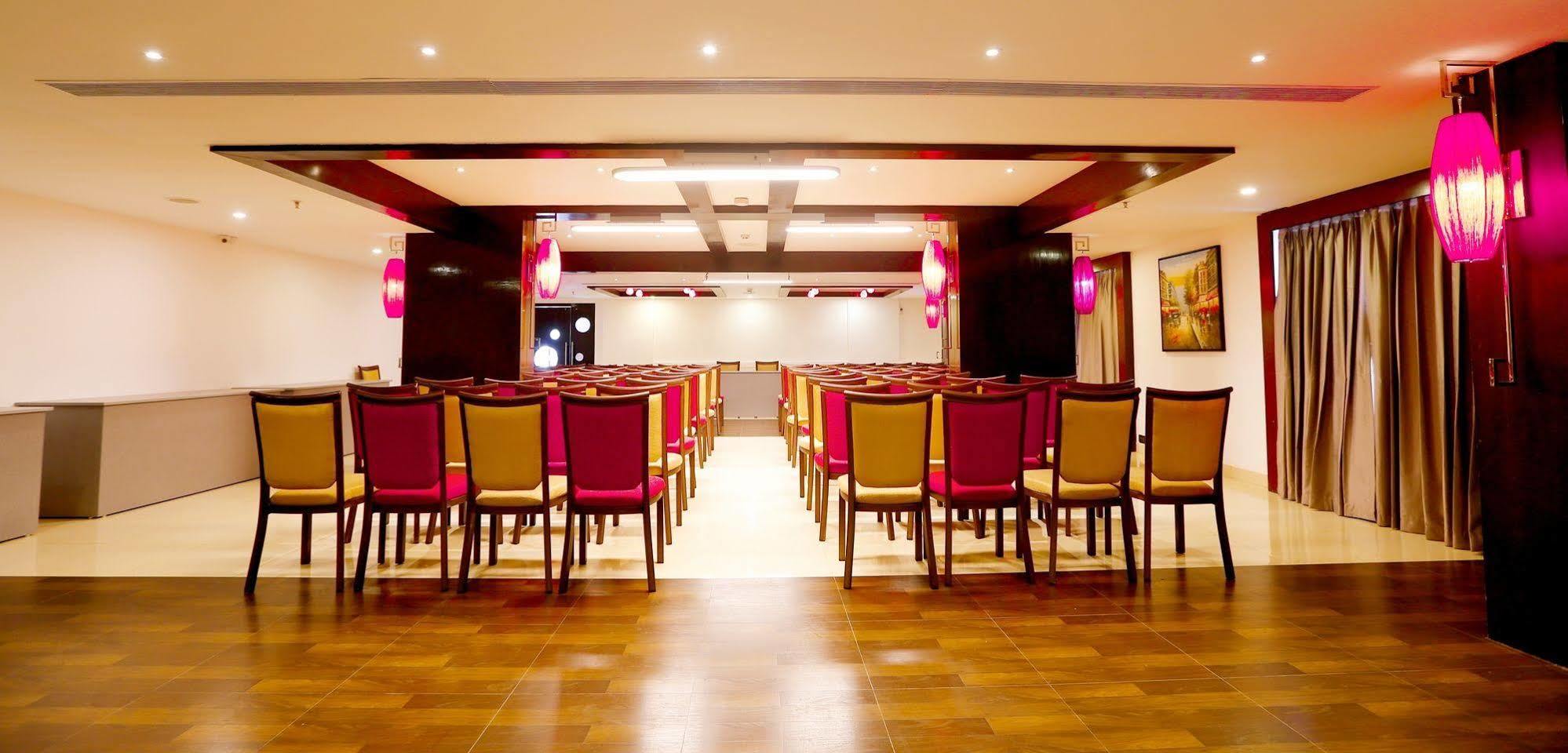 Hotel Zone By The Park, Orr, Chennai Extérieur photo