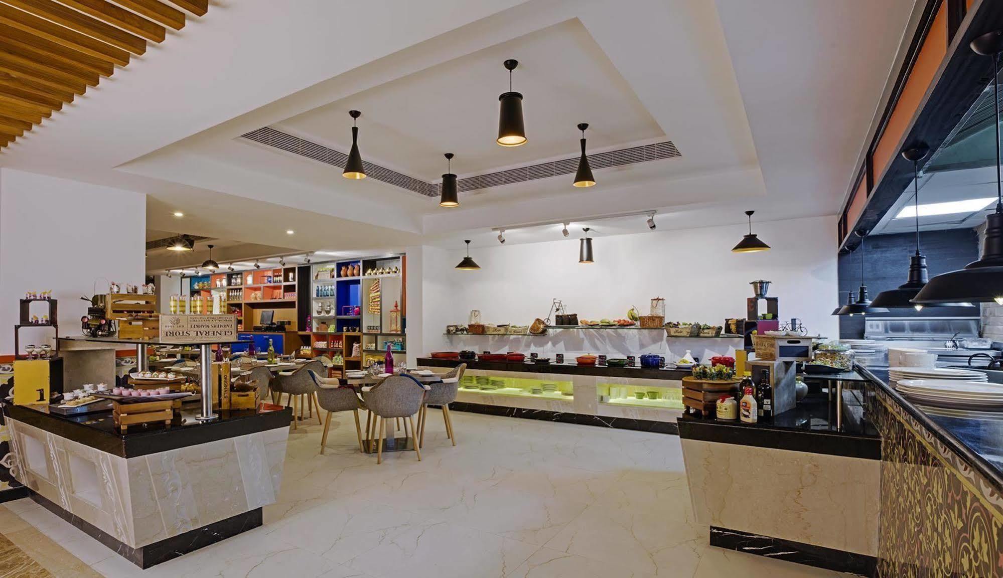 Hotel Zone By The Park, Orr, Chennai Extérieur photo
